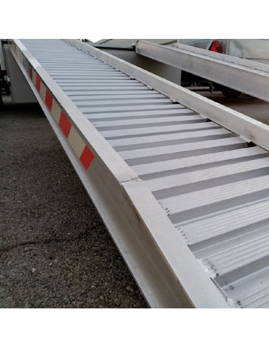 RAMPES ALU RENFORCEES 2500*355 CHARGE MAXI 3600 KG LA PAIRE