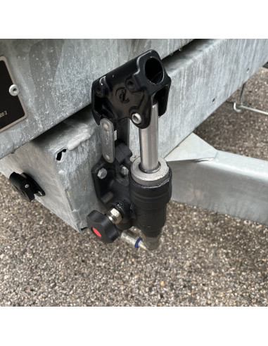 POMPE A MAIN D URGENCE POUR P. ELECTRIQUE / BENNE (Saris)