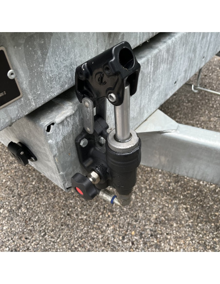 POMPE A MAIN D URGENCE POUR P. ELECTRIQUE / BENNE (Saris)