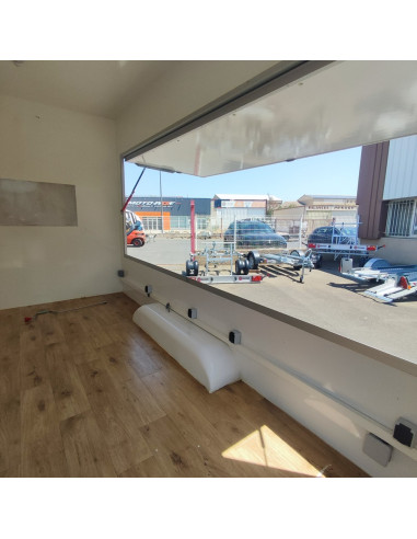 OCCASION COMMERCIALE 360*203*230 1300 KG VOLET LATERAL - PORTE ARRIERE