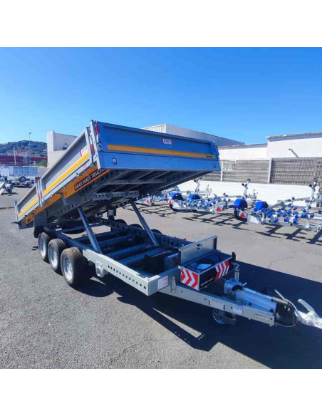 DESTOCKAGE BENNE TIPPER 360*200 - 3500 KG PTC - 3 ESSIEUX (Brian James)  STOCK UNIQUEMENT