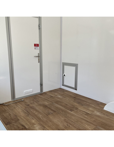 REM COMMERCIALE PANNEAUX LISSES 360*203*230 1300 KG VOLET LATERAL - PORTE ARRIERE