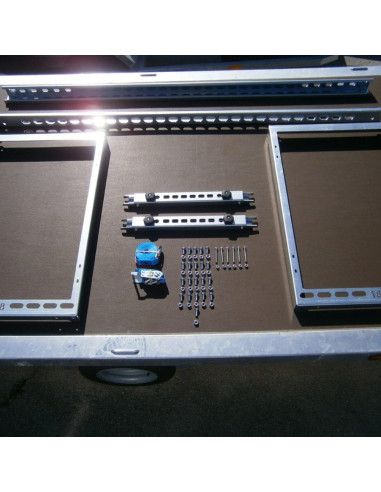RACK A PNEUS - POUR PORTE VOITURE RACE SPORT 340 - LARGEUR 210 (Brian James)