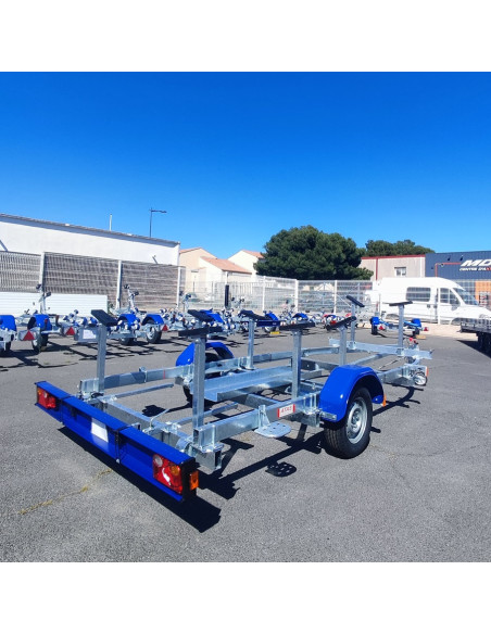 PORTE-VOILIER A GRUTER 2700 KG PTC - 60 CM  TIRANT D EAU  1 60 CM