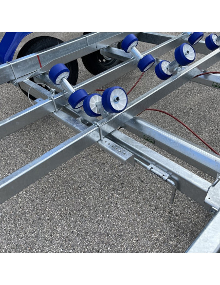 PORTE-BATEAU 2700 KG PTC - MULTI-ROULEAUX Sunway)