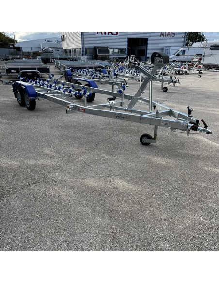 PORTE-BATEAU 2700 KG PTC - MULTI-ROULEAUX Sunway)