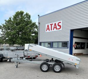 BENNE 306*184 - 2700 KG PTC  2 ESSIEUX -  K1 POMPE MANUELLE  SARIS