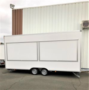 REM COMMERCIALE PANNEAUX LISSES 520*203*230 2500 KG VOLETS  LATERAUX + PORTE ARRIERE