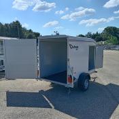 FOURGON C255 255*125*155 750 KG PORTE LATERALE COMPOSITE BLANC NON FREINE (Debon)